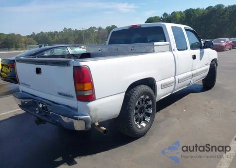 2000 Chevrolet Silverado 1500 Ls z USA, uszkodzony, nr VIN 2GCEC19V9Y1361972